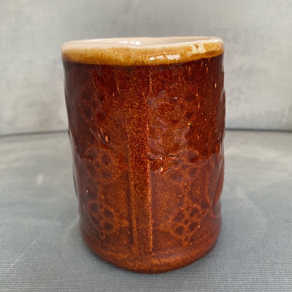 Antique pottery, brown, Burly, Winter Hart brand stoneware mug, windmill/man - Picture 4 of 6